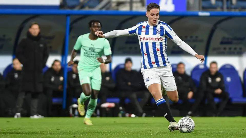 包括首轮各 包括首轮各