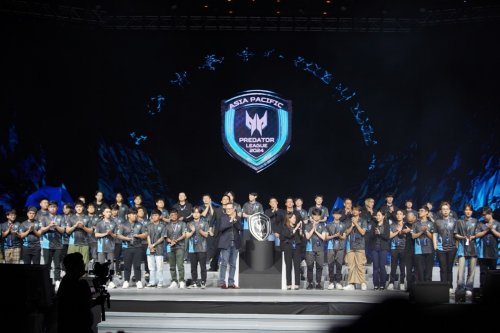 手關心妍 手關心妍