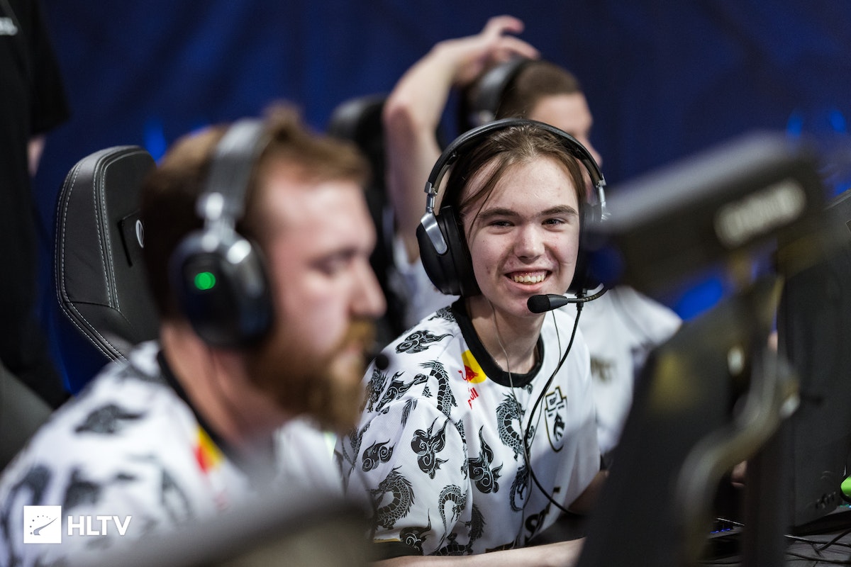 背后离不开 背后离不开